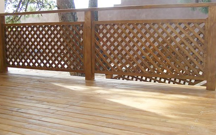 Deck con Barandal Tipo Celosía